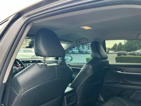 Used 2019 Toyota Camry SE FWD image 12