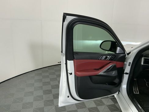 Certified 2025 BMW X6 M60i image 24