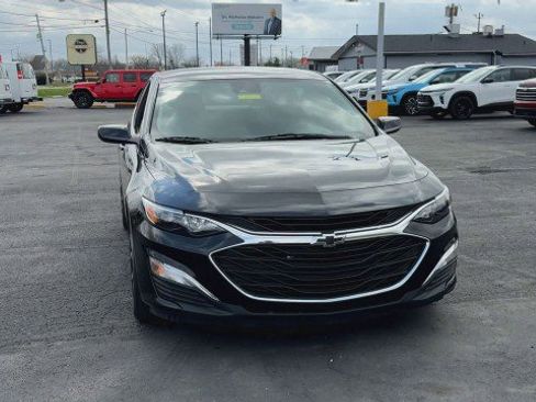 Used 2024 Chevrolet Malibu RS image 3