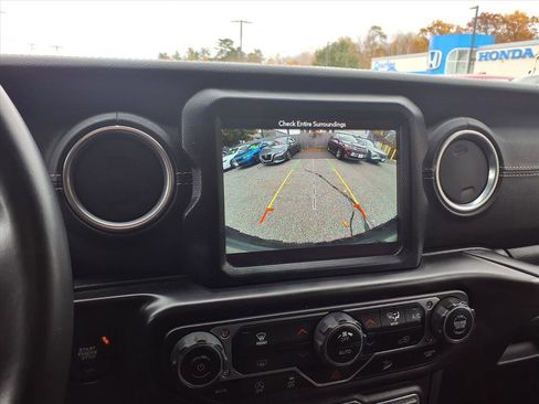 Used 2018 Jeep Wrangler Unlimited Sahara w/ Dual Top Group image 10