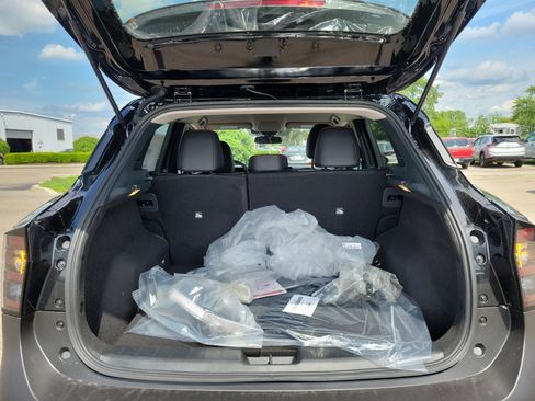 New 2025 Nissan Kicks SR image 8