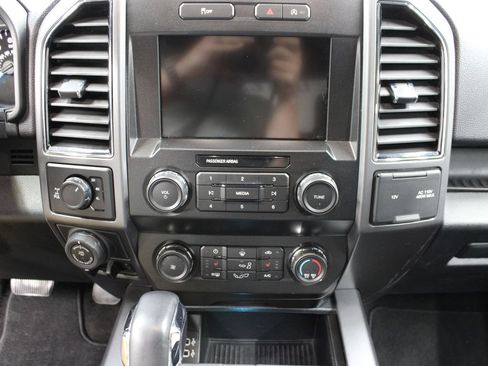 Used 2020 Ford F150 XLT w/ Equipment Group 302A Luxury AWD/4WD image 19