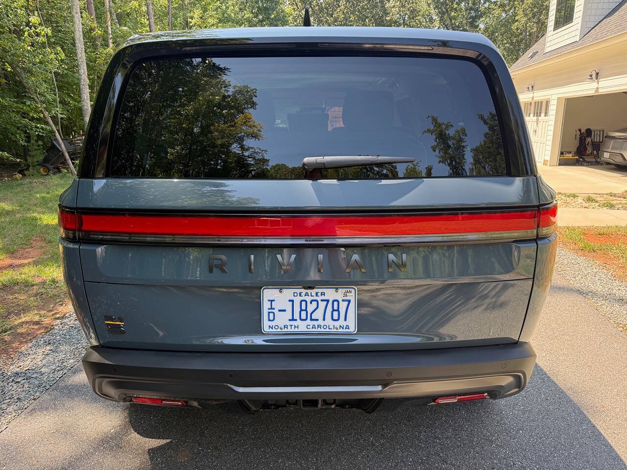 Used 2026 Rivian R1S Premium Tri AWD/4WD image 6