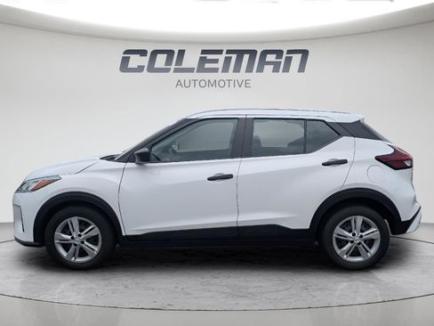 Used 2023 Nissan Kicks S FWD image 5