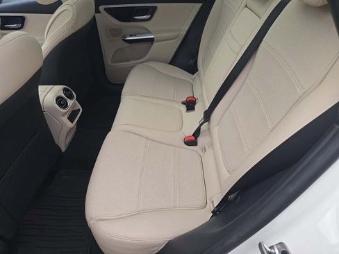 Used 2023 Mercedes-Benz GLC 300 image 9