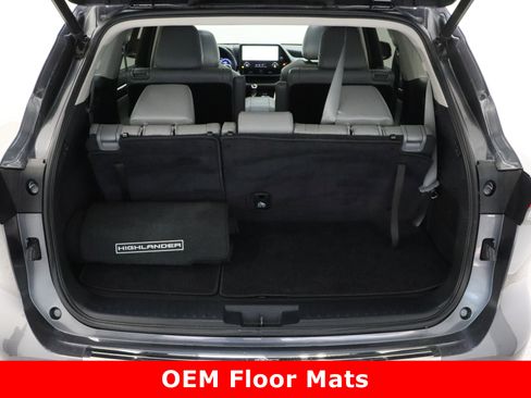 Used 2023 Toyota Highlander Platinum image 36