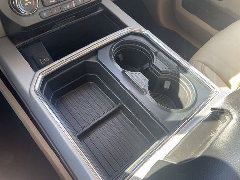 Used 2021 Ford F250 Lariat w/ Chrome Package image 18