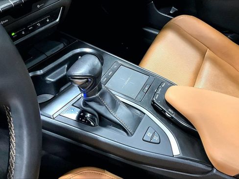 Used 2022 Lexus UX 250h w/ Premium Package AWD/4WD image 18