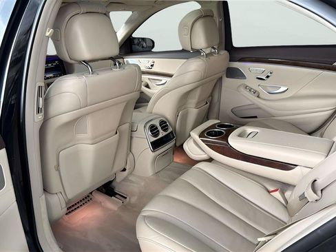 Used 2017 Mercedes-Benz S 550 Sedan image 25