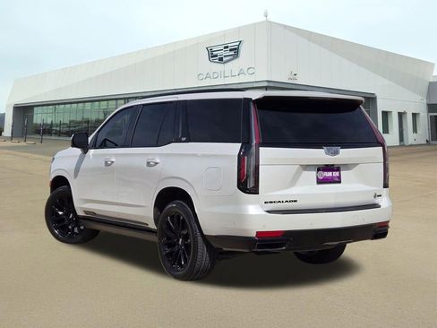 Used 2023 Cadillac Escalade Sport w/ LPO, ONYX Package image 4