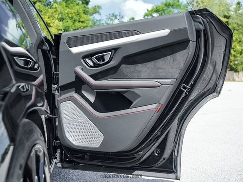 Used 2024 Lamborghini Urus S AWD/4WD image 64