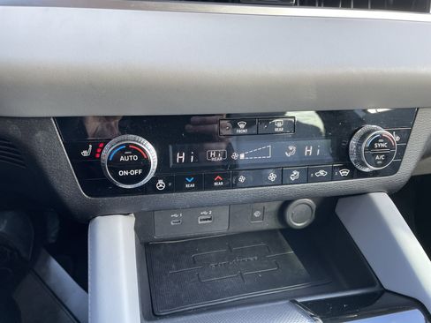 Used 2023 Mitsubishi Outlander SEL image 32