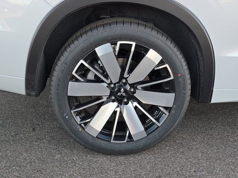 New 2026 Mitsubishi Outlander SEL FWD image 9
