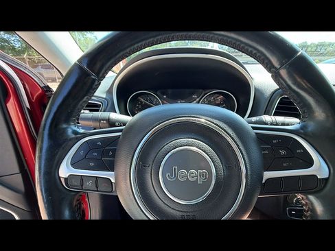 Used 2019 Jeep Compass Limited FWD image 12