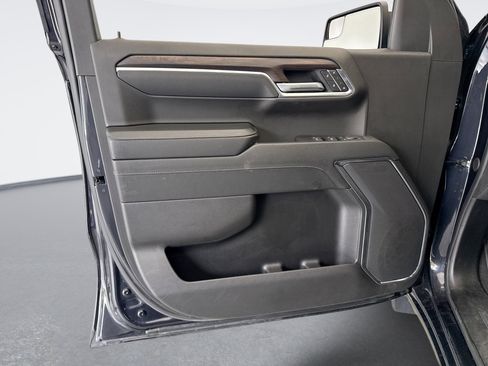 Used 2024 GMC Sierra 1500 SLT image 9