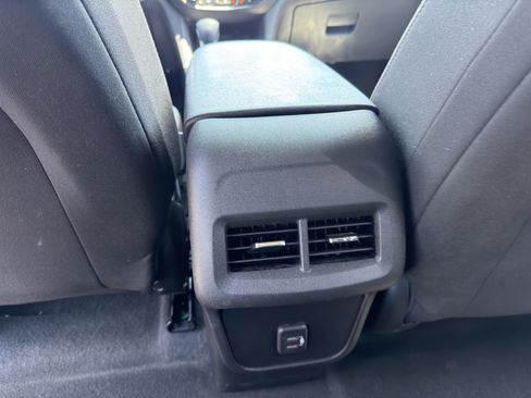 Used 2024 Chevrolet Equinox LT AWD/4WD image 21