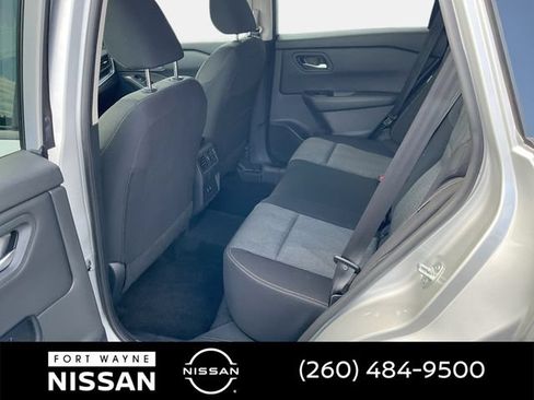 Used 2025 Nissan Rogue SV AWD/4WD image 13