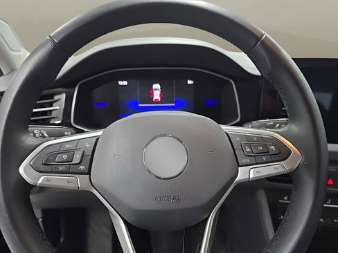 Used 2025 Volkswagen Jetta SE image 23