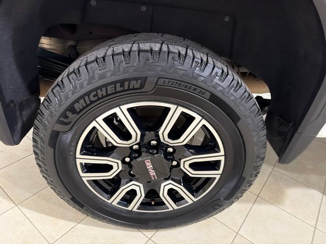 Used 2023 GMC Sierra 2500 AT4 w/ AT4 Preferred Package AWD/4WD image 29