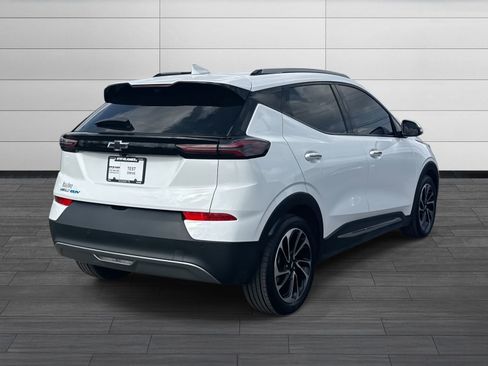 Used 2022 Chevrolet Bolt EUV Premier w/ Sun & Sound Package image 4