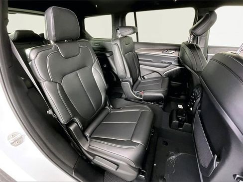 New 2026 Jeep Grand Cherokee L Limited w/ Luxury Tech Group II image 11