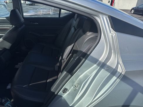 Used 2022 Nissan Altima 2.5 SR image 5