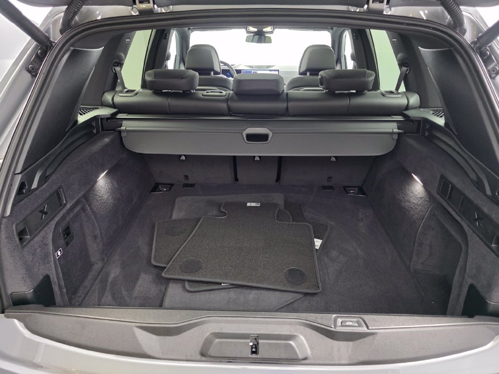 Certified 2024 BMW X5 sDrive40i w/ Premium Package RWD image 17