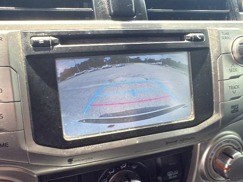 Used 2018 Toyota 4Runner SR5 RWD image 26