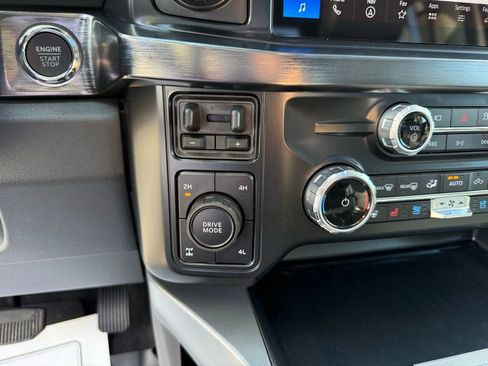 New 2026 Ford F250 Lariat w/ Black Appearance Package image 25