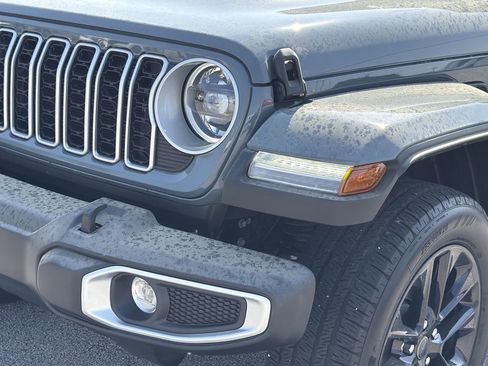 Used 2025 Jeep Wrangler Sahara w/ Safety Group image 28