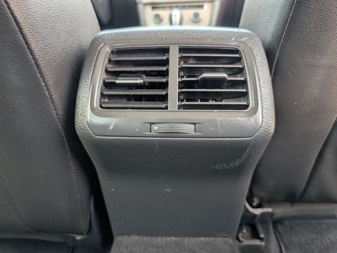 Used 2015 Volkswagen Golf TDI S FWD image 7