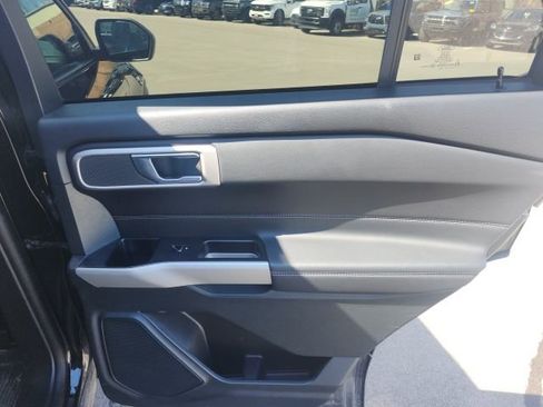 Used 2024 Ford Explorer XLT w/ Equipment Group 202A image 13