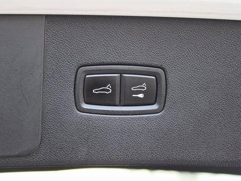 Used 2021 Porsche Cayenne image 33