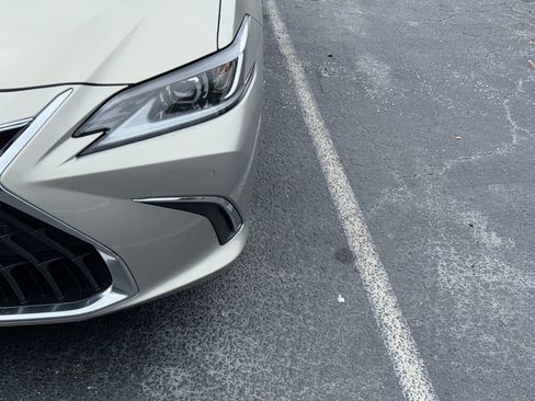 Used 2024 Lexus ES 350 w/ Premium Package FWD image 10