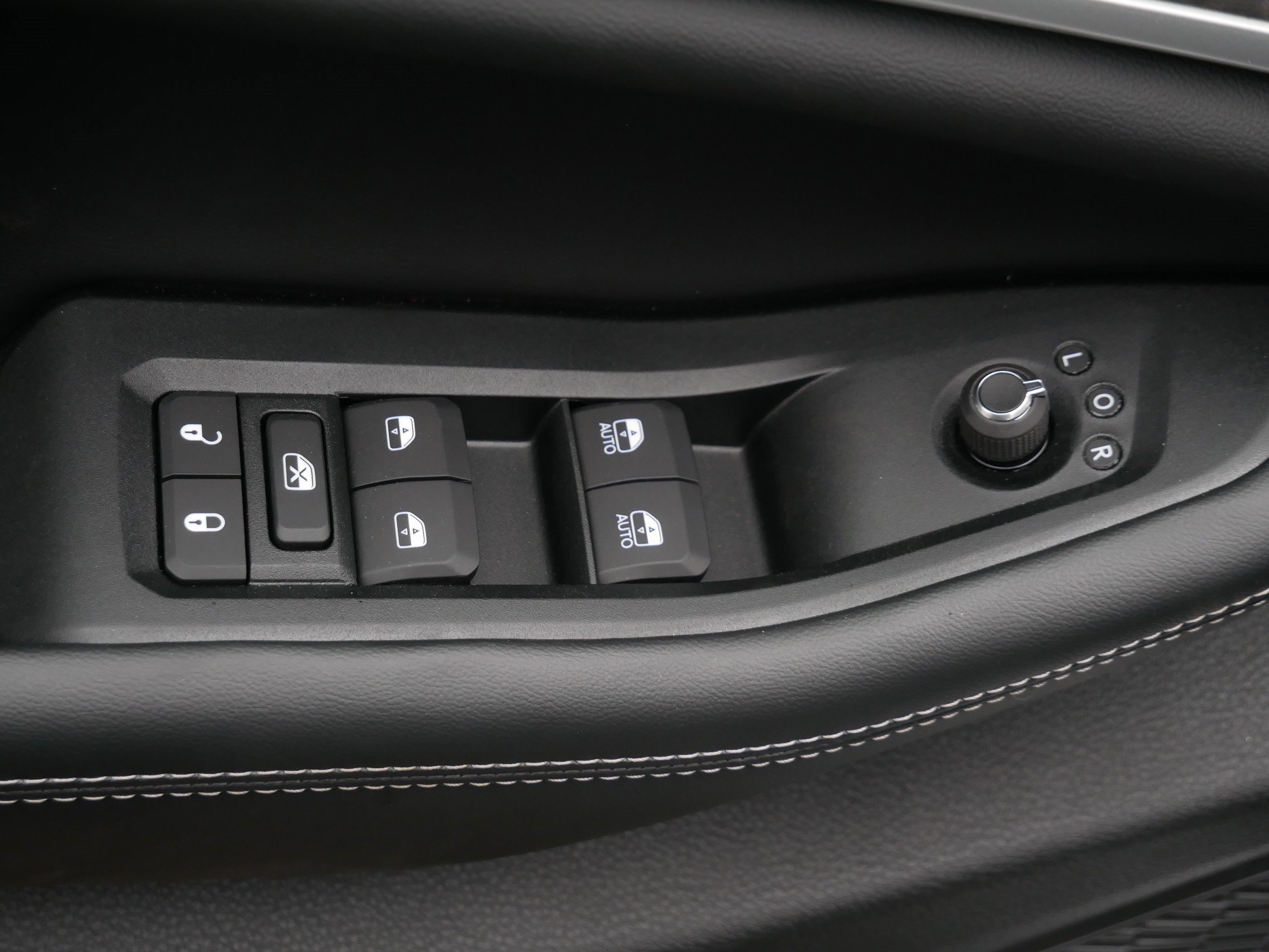 New 2026 Jeep Grand Cherokee Limited AWD/4WD image 14