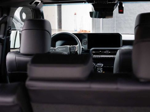 Used 2025 Toyota Land Cruiser image 28