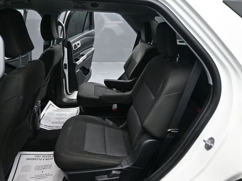 Used 2022 Ford Explorer XLT image 13
