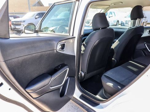 Used 2022 Kia Soul LX w/ Technology Package FWD image 34