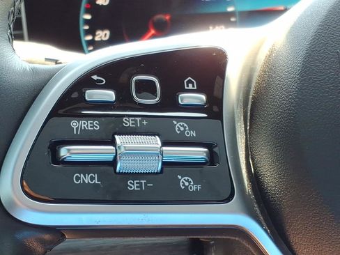 Used 2021 Mercedes-Benz GLE 350 4MATIC image 27