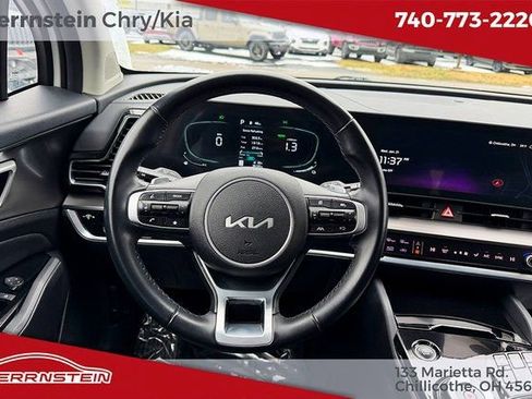 Used 2024 Kia Sportage EX image 7
