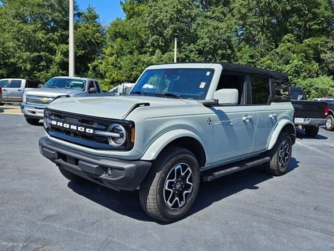 Used 2024 Ford Bronco Outer Banks image 3