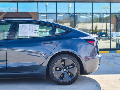 Used 2022 Tesla Model 3 Standard Range image 23