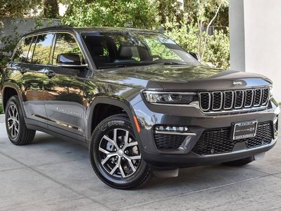 New 2025 Jeep Grand Cherokee Limited w/ Luxury Tech Group II