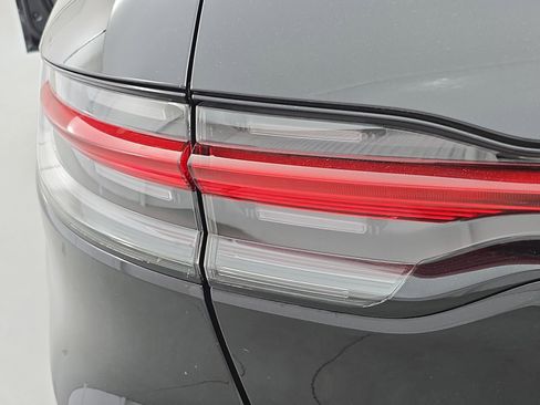 Used 2020 Porsche Macan AWD/4WD image 35