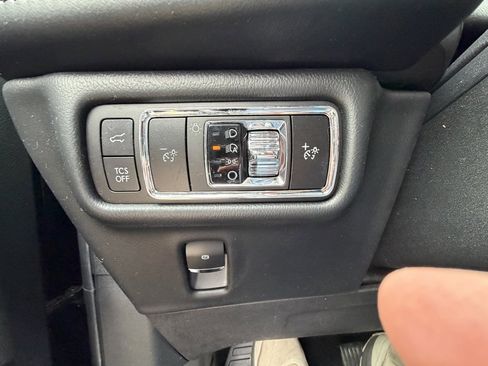 Used 2023 Lincoln Nautilus FWD image 15