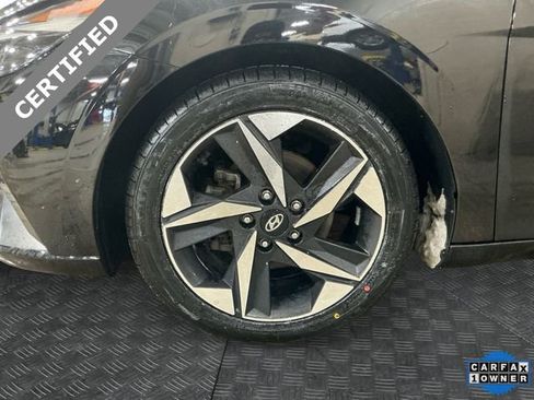 Certified 2023 Hyundai Elantra Limited w/ Preferred Accessory Package image 14