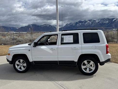 Used 2014 Jeep Patriot Latitude w/ Sun/Sound Group image 2