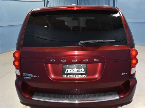 Used 2020 Dodge Grand Caravan SXT FWD image 28