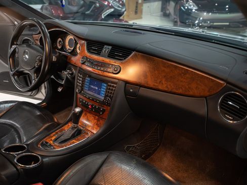 Used 2006 Mercedes-Benz CLS 55 AMG image 26
