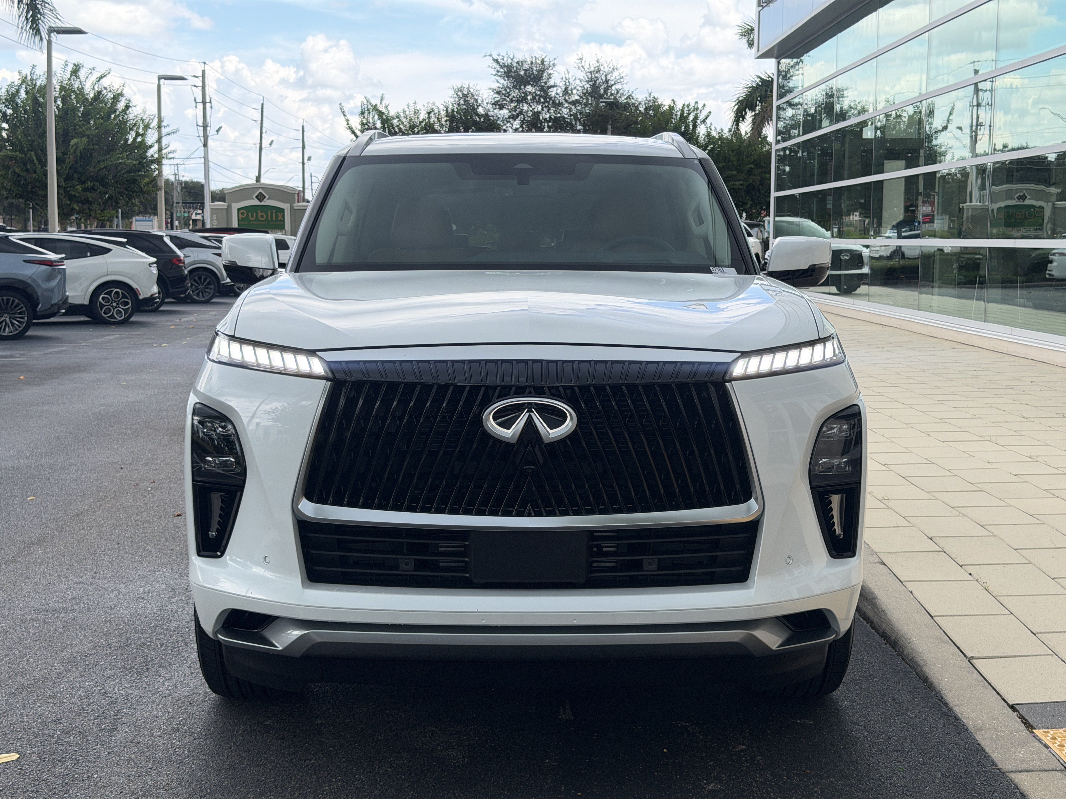 Certified 2027 INFINITI QX60 Luxe w/ Cargo Package FWD image 2